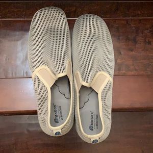 NoSoX pull-on / slip-on men’s size 11 shoes